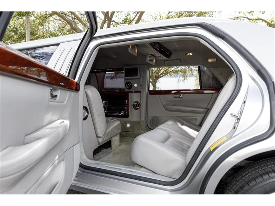 2007 Cadillac DTS - Image 28 of 31