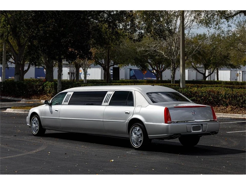 2007 Cadillac DTS - Image 8 of 31