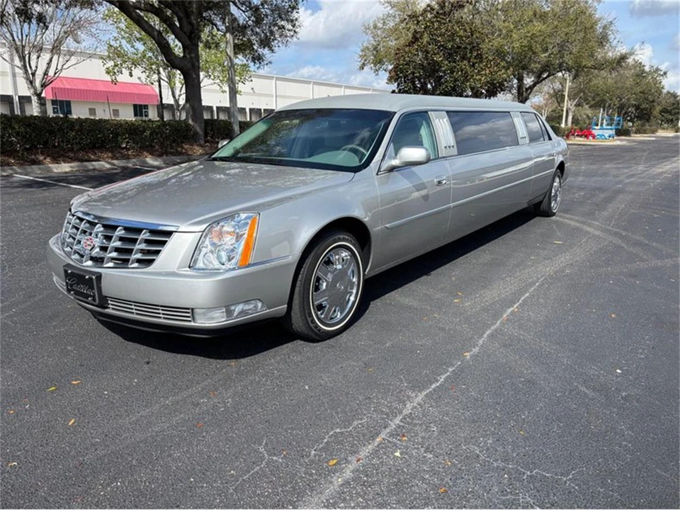 2007 Cadillac DTS - Image 3 of 31
