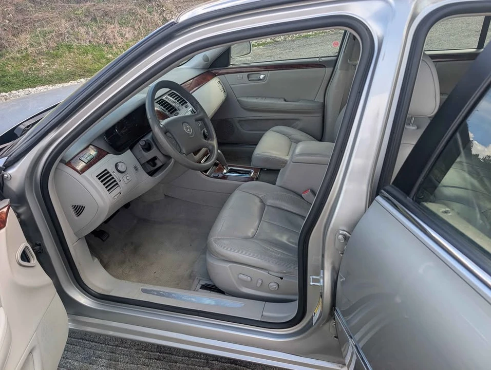 2007 Cadillac DTS - Image 7 of 10