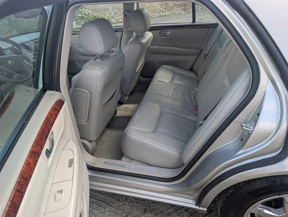 2007 Cadillac DTS - Image 6 of 10