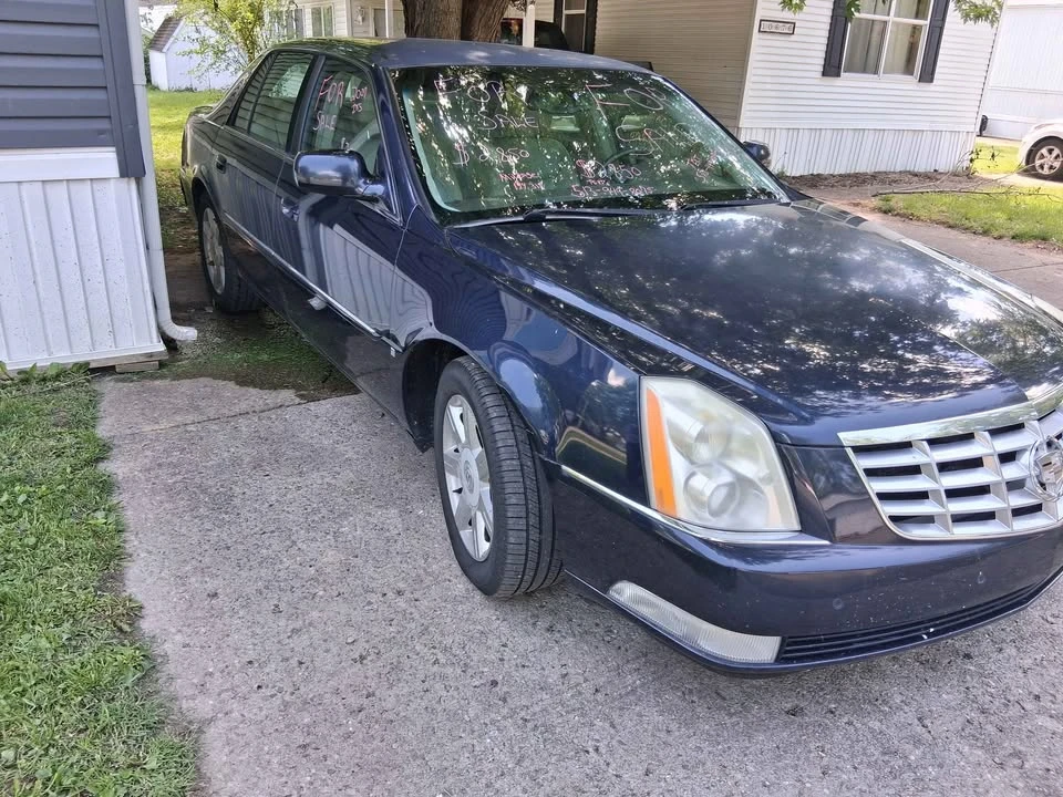 2007 Cadillac DTS - Image 2 of 10
