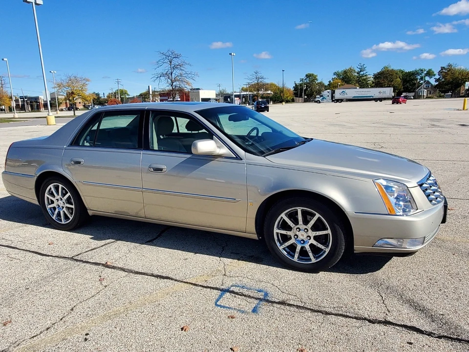 2007 Cadillac DTS - Image 5 of 21