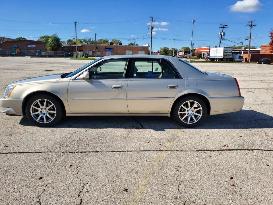 2007 Cadillac DTS - Image 13 of 21