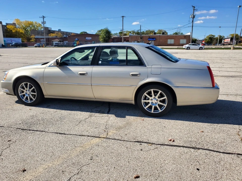 2007 Cadillac DTS - Image 12 of 21