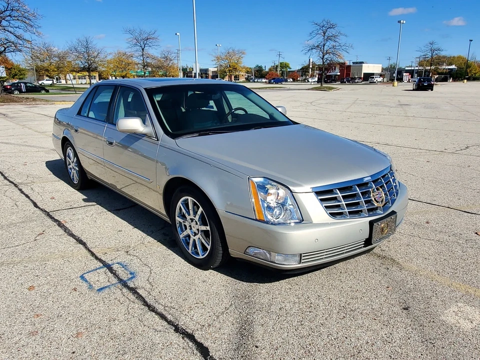 2007 Cadillac DTS - Image 4 of 21