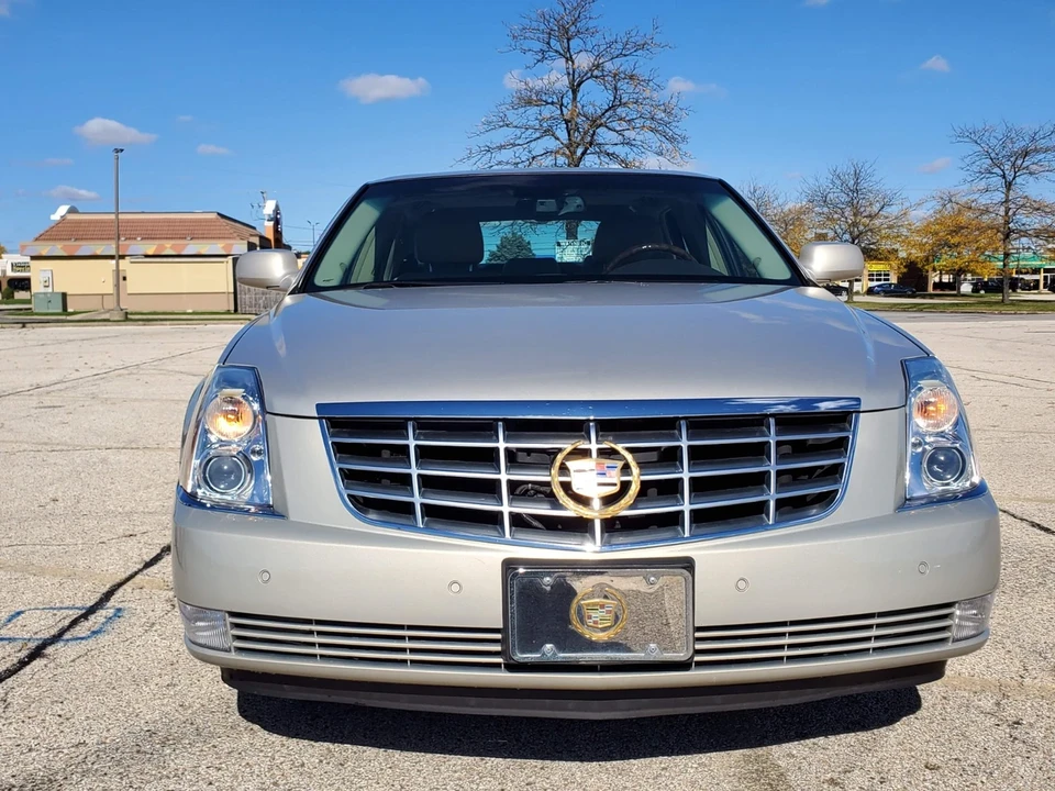 2007 Cadillac DTS - Image 2 of 21