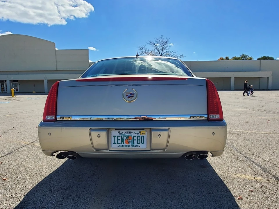 2007 Cadillac DTS - Image 10 of 21