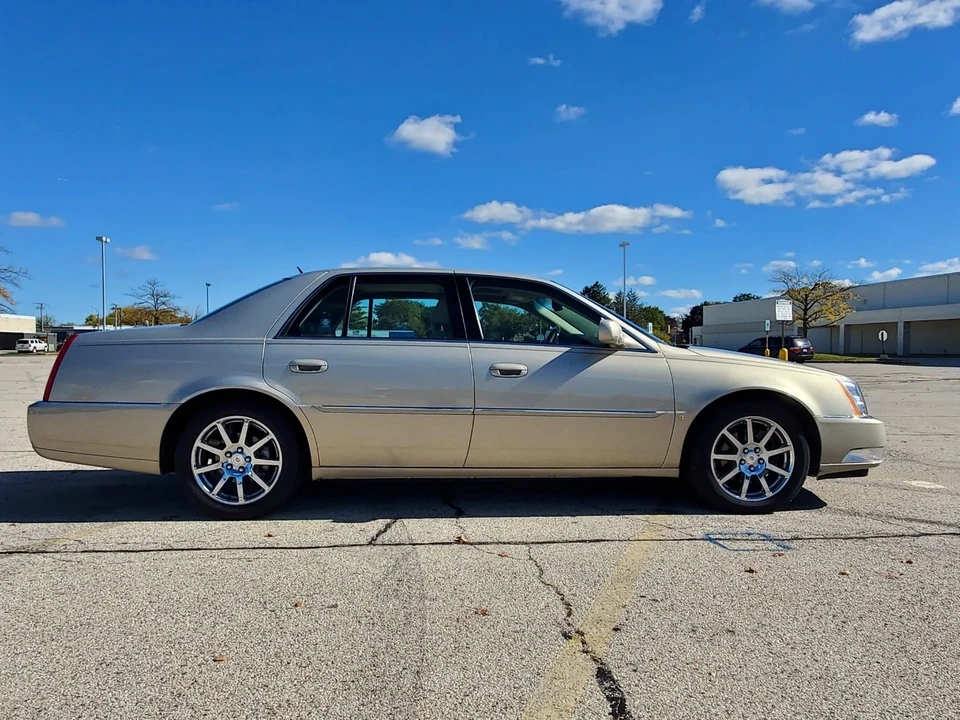 2007 Cadillac DTS - Image 7 of 21
