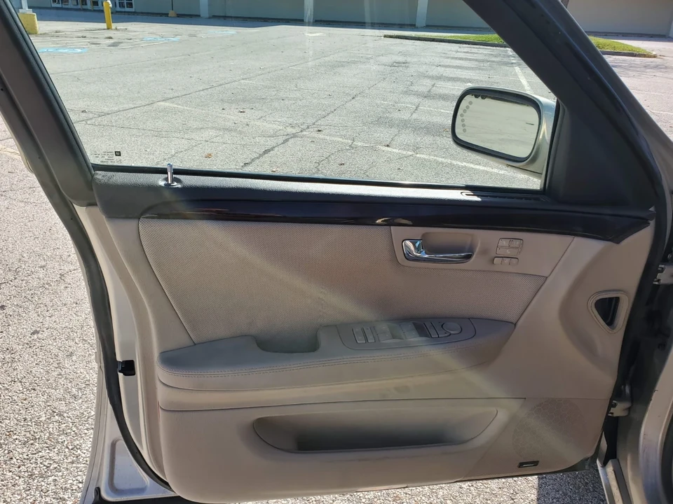 2007 Cadillac DTS - Image 17 of 21