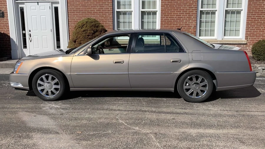 2007 Cadillac DTS - Image 2 of 8