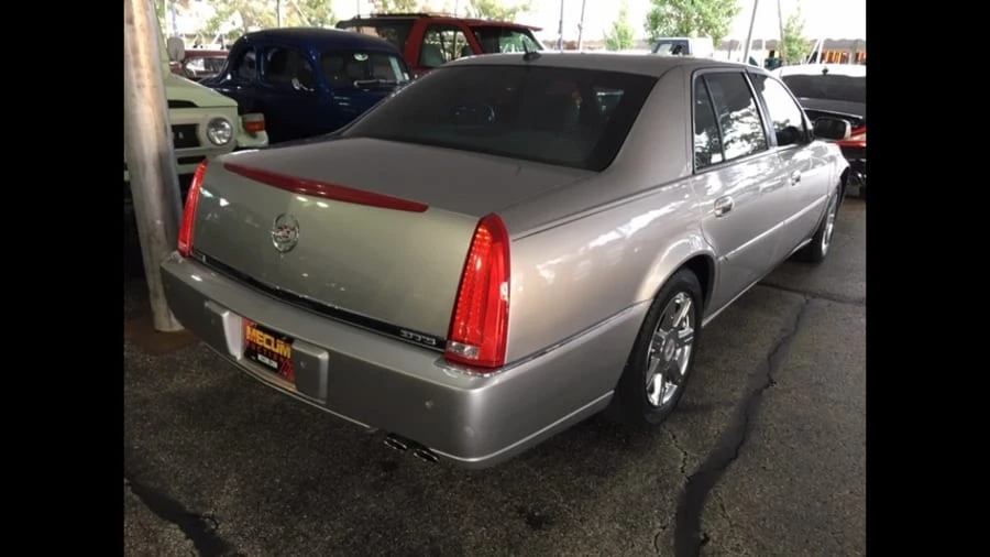 2007 Cadillac DTS - Image 2 of 3