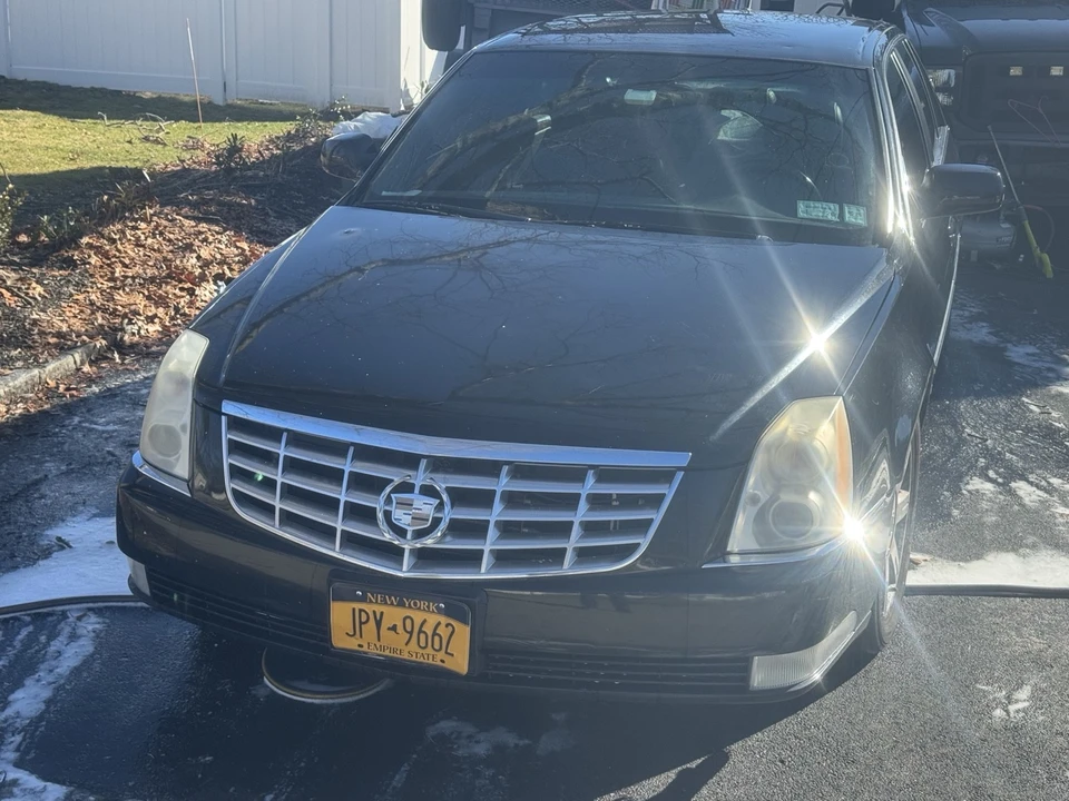 2007 Cadillac DTS - Image 2 of 4