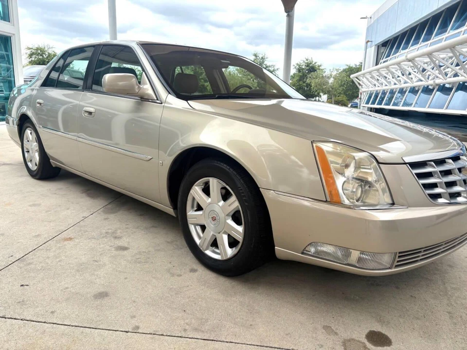 2007 Cadillac DTS - Image 19 of 31