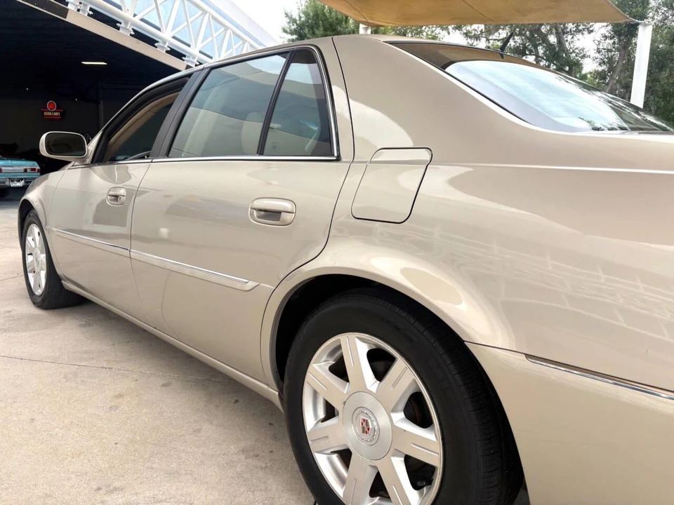 2007 Cadillac DTS - Image 14 of 31