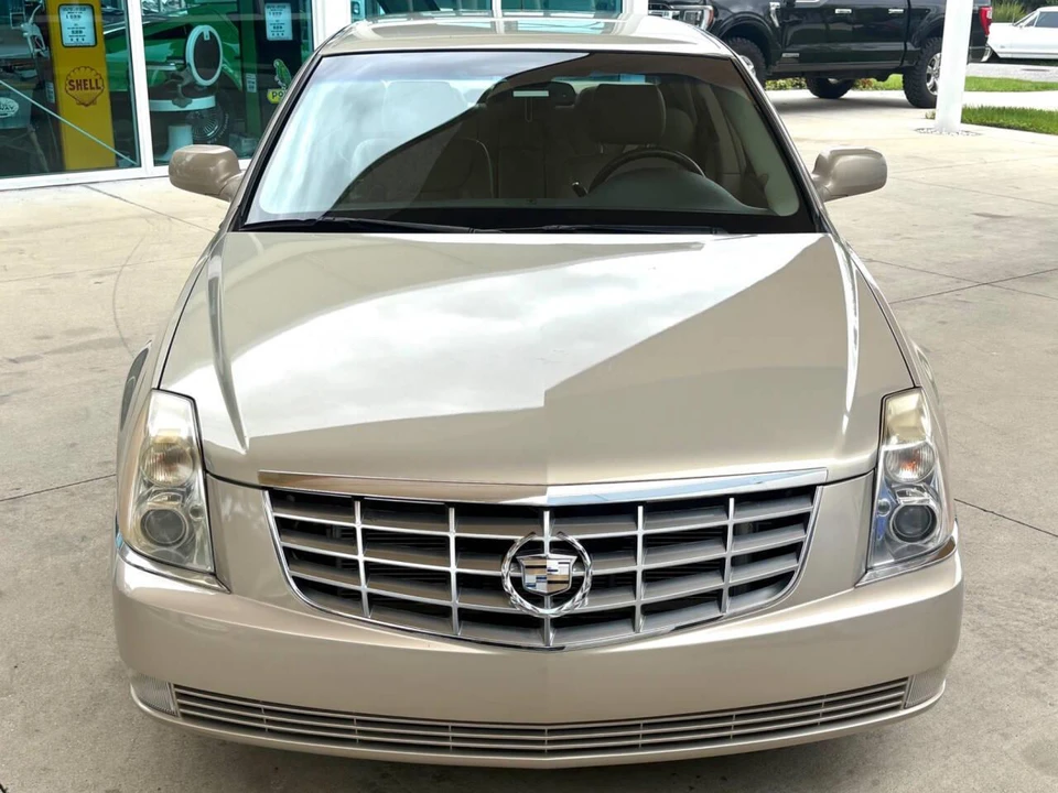 2007 Cadillac DTS - Image 3 of 31