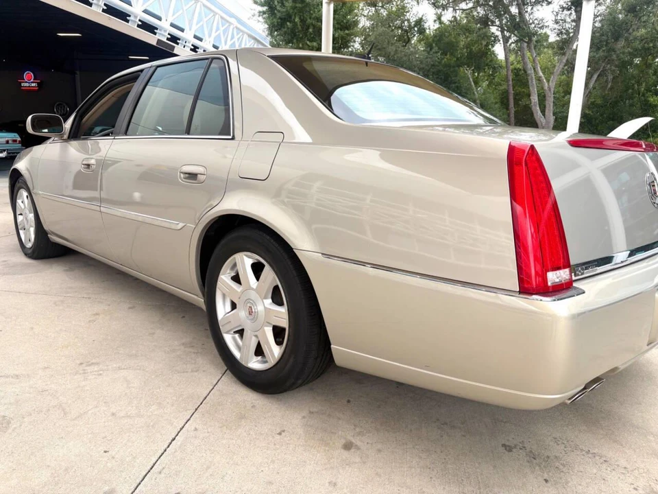 2007 Cadillac DTS - Image 15 of 31