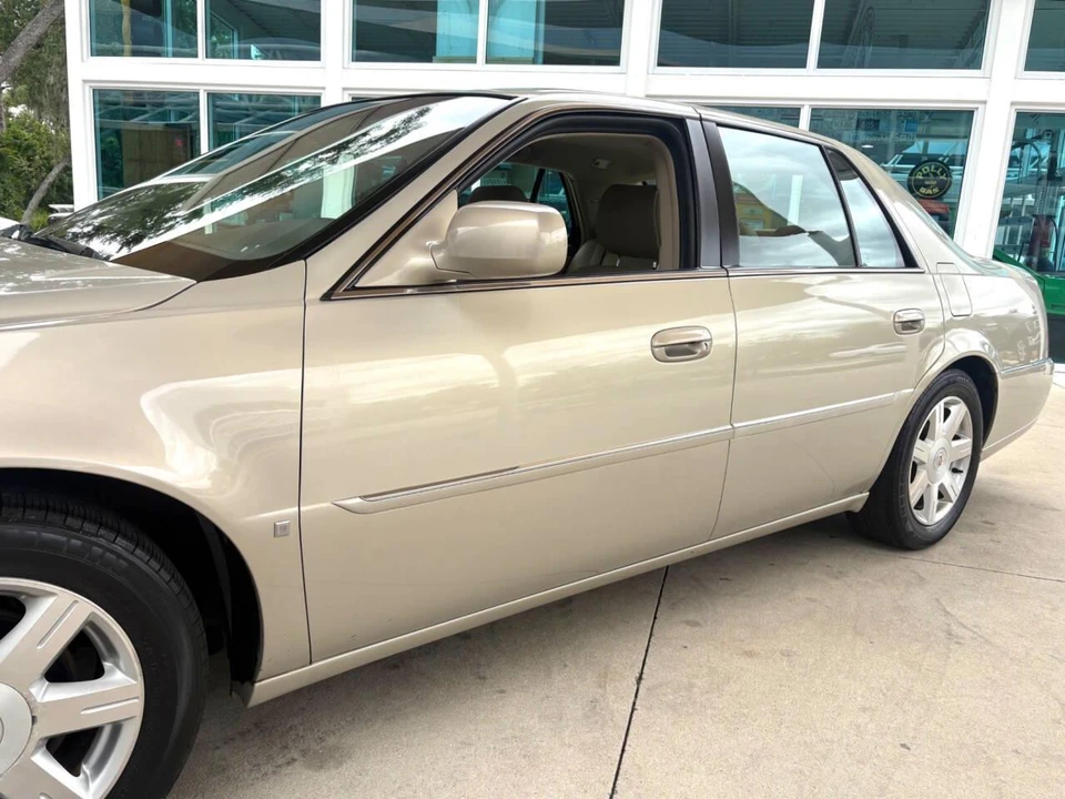 2007 Cadillac DTS - Image 13 of 31