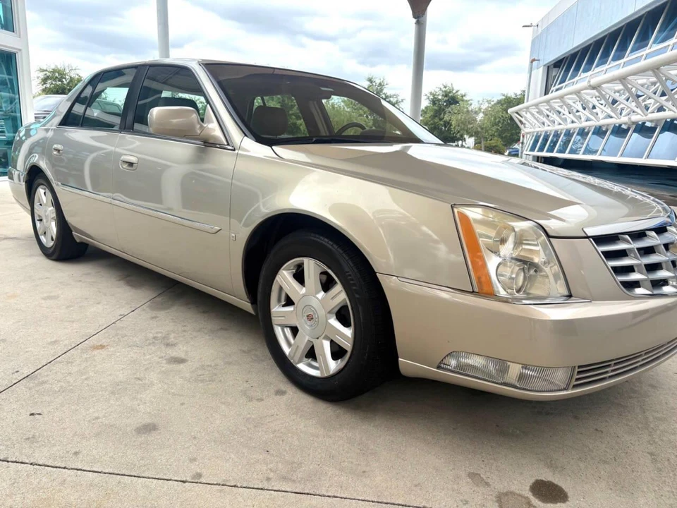 2007 Cadillac DTS - Image 19 of 31
