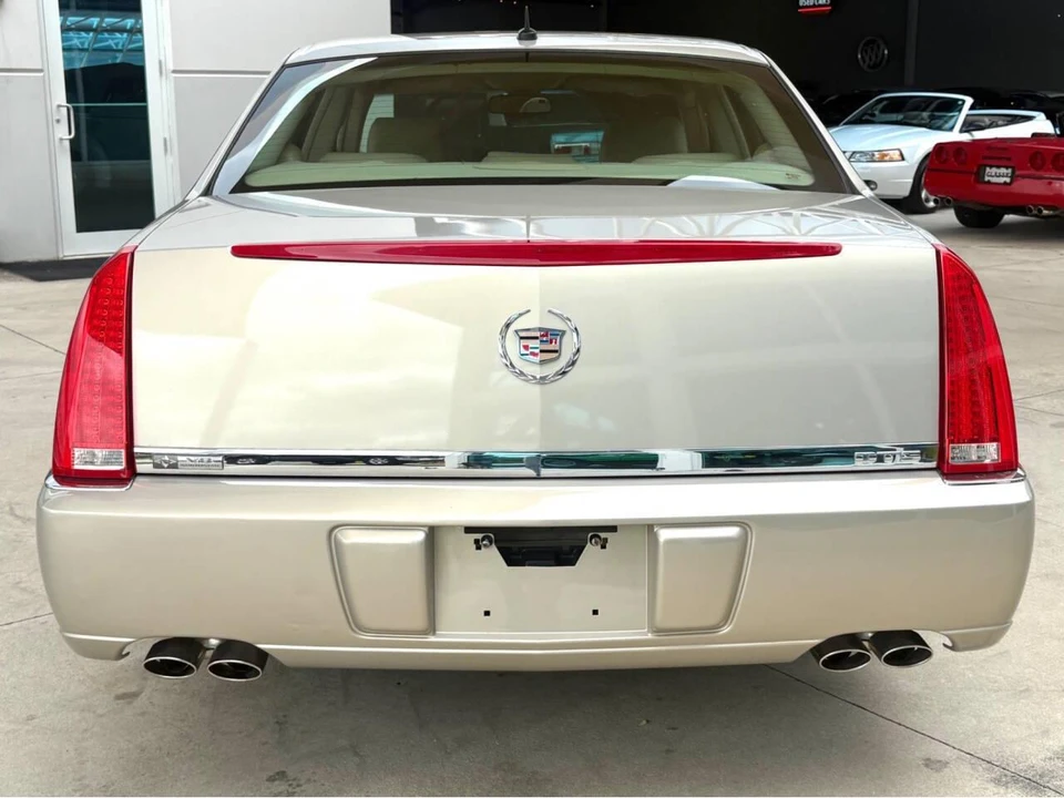 2007 Cadillac DTS - Image 7 of 31