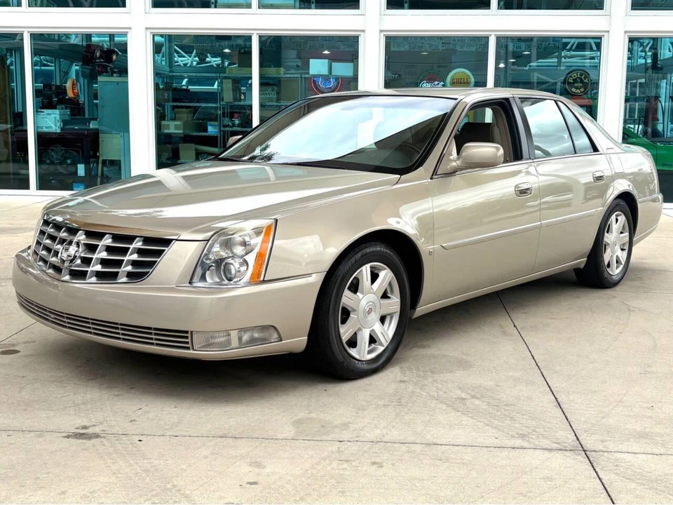 2007 Cadillac DTS - Image 11 of 31