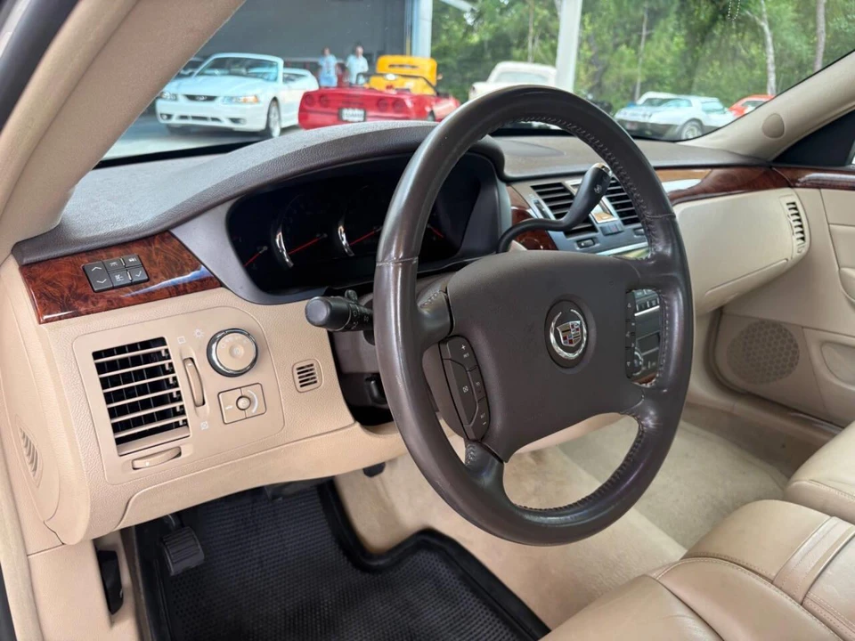 2007 Cadillac DTS - Image 23 of 31