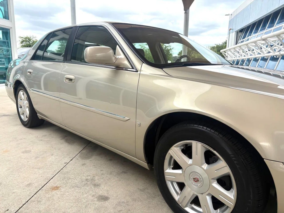 2007 Cadillac DTS - Image 18 of 31
