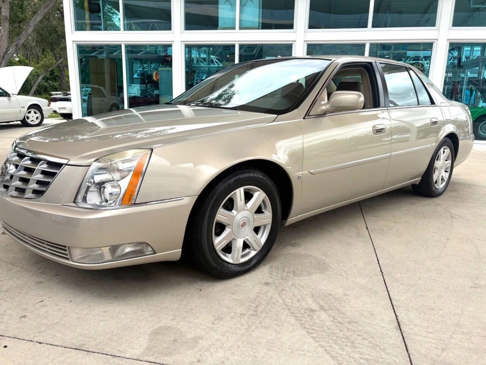 2007 Cadillac DTS - Image 12 of 31