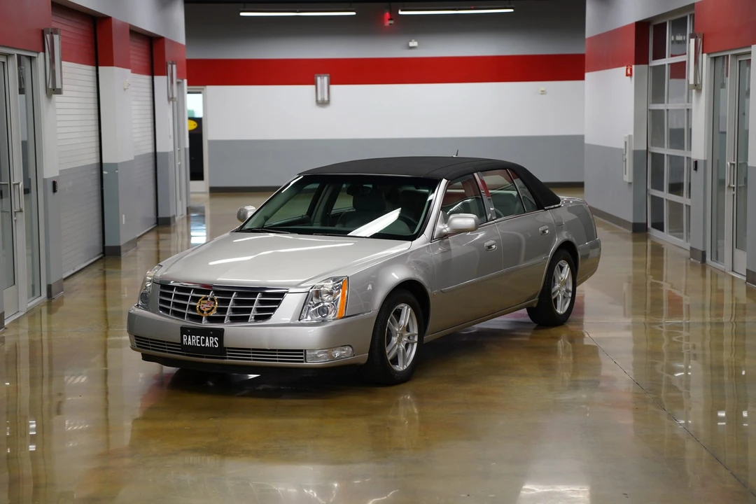 2007 Cadillac DTS - Image 2 of 31