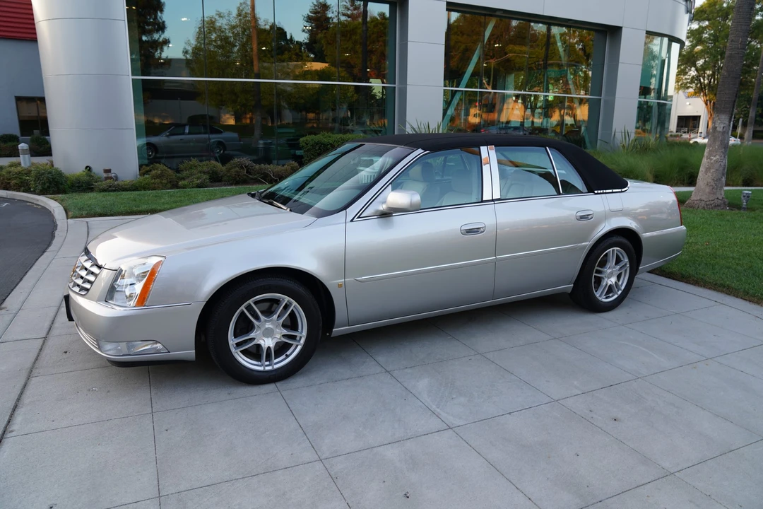 2007 Cadillac DTS - Image 3 of 31