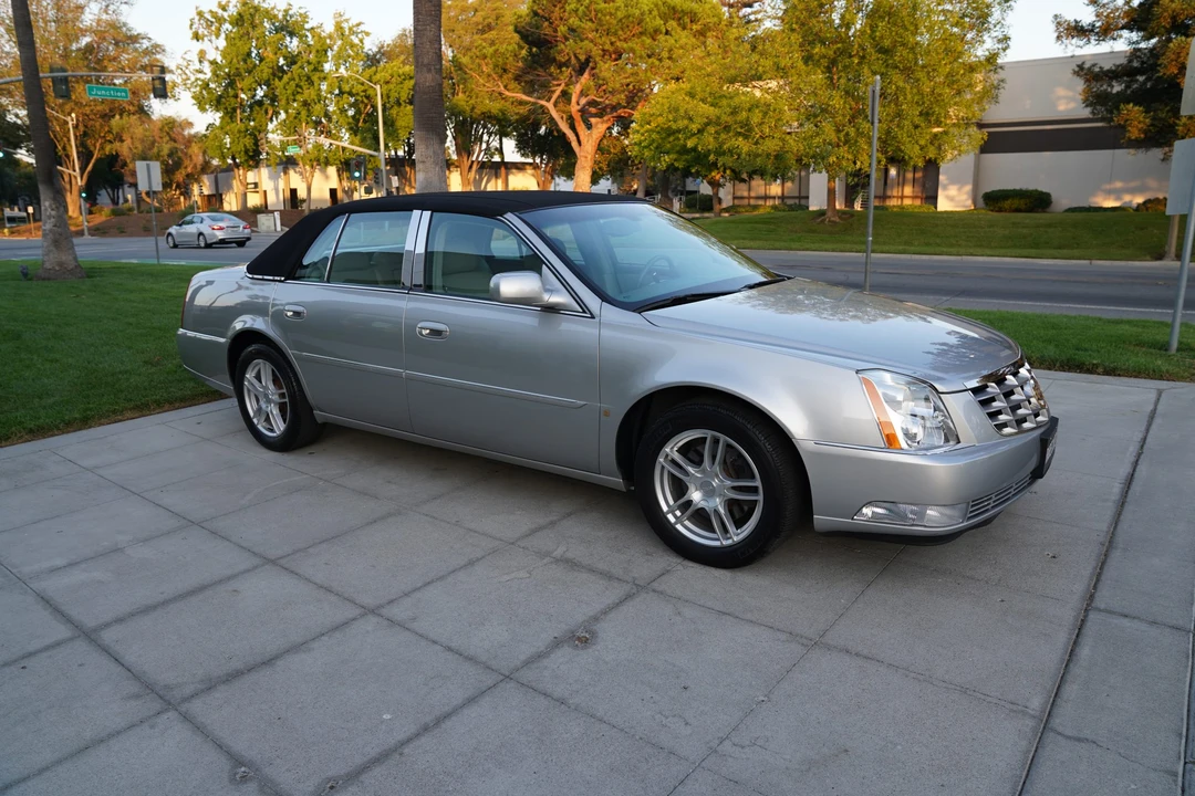 2007 Cadillac DTS - Image 11 of 31