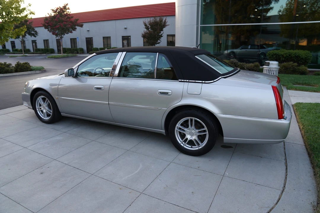 2007 Cadillac DTS - Image 22 of 31