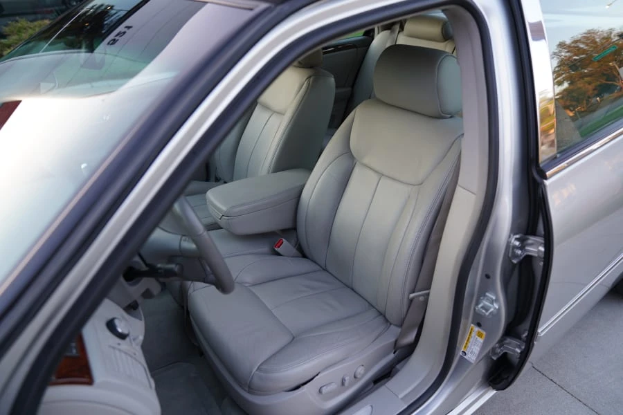 2007 Cadillac DTS - Image 13 of 23