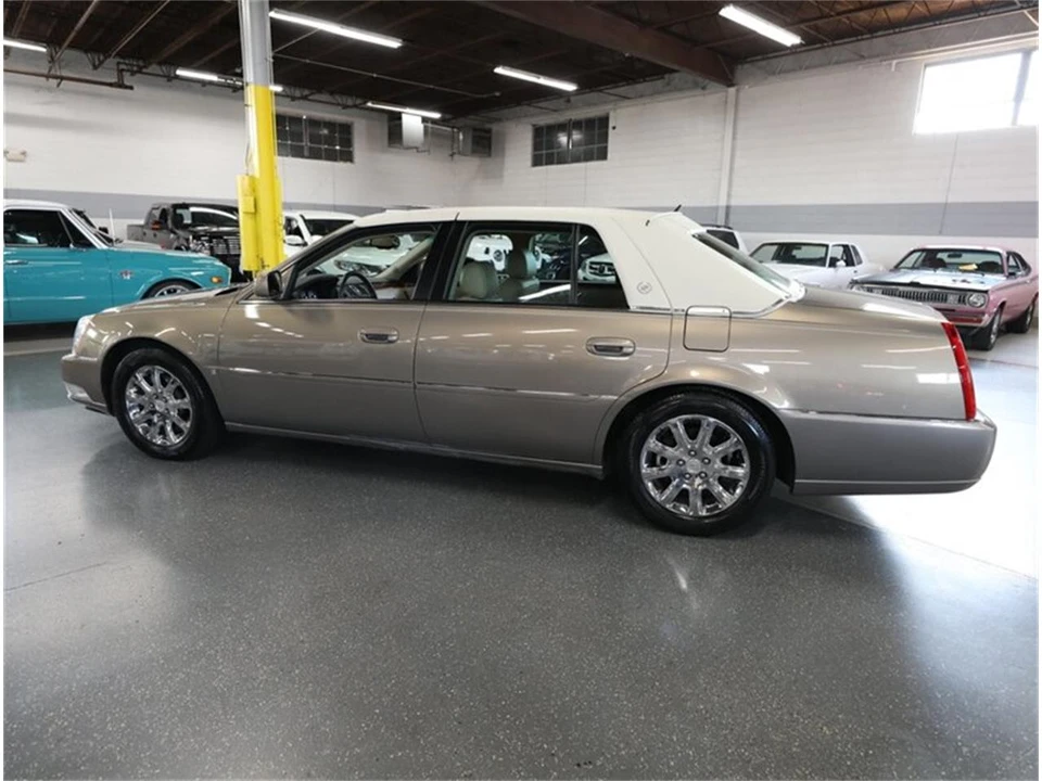2007 Cadillac DTS - Image 17 of 31