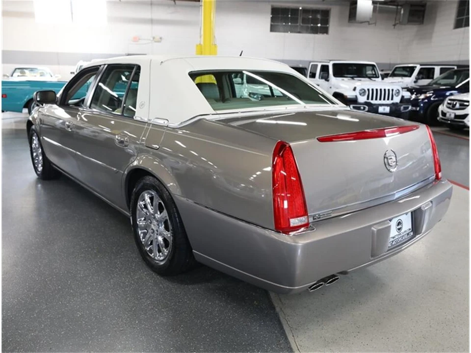 2007 Cadillac DTS - Image 15 of 31