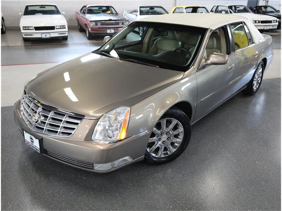 2007 Cadillac DTS - Image 2 of 31