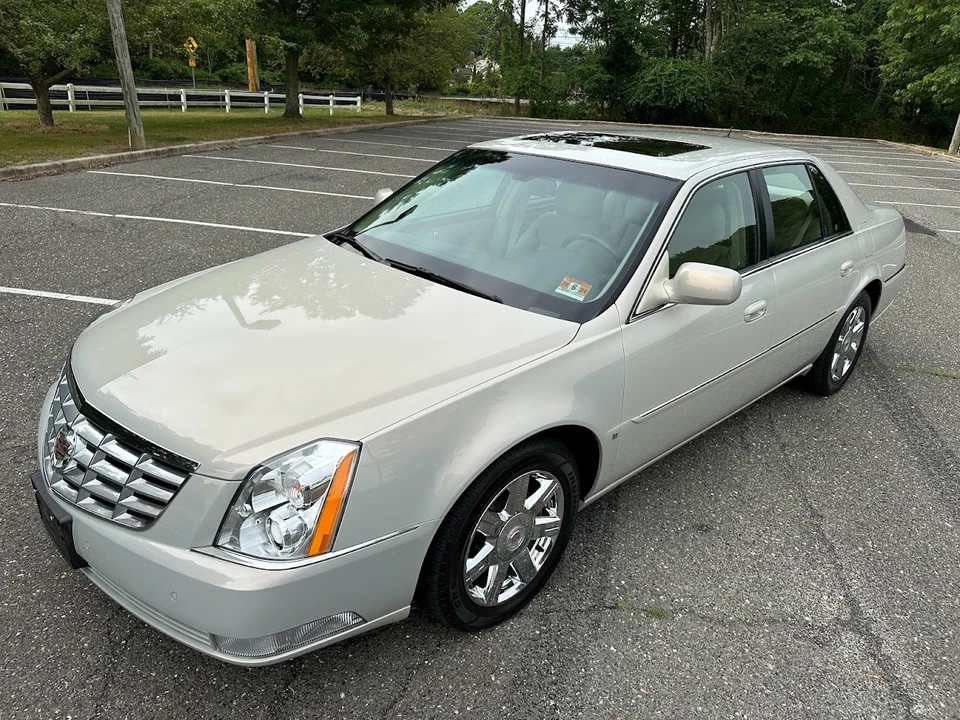 2007 Cadillac DTS - Image 5 of 31