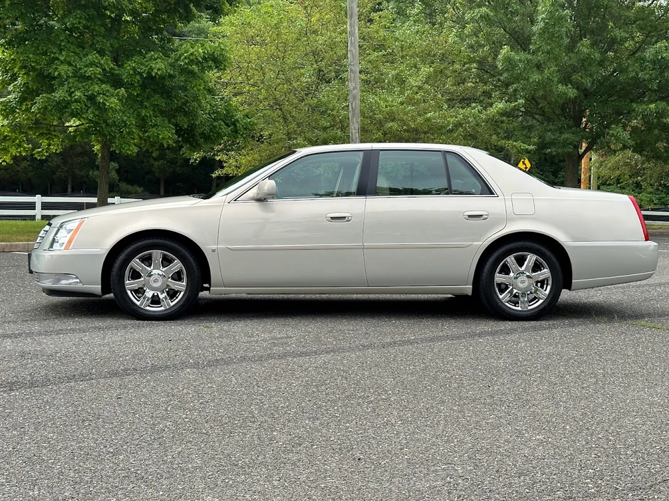 2007 Cadillac DTS - Image 9 of 31