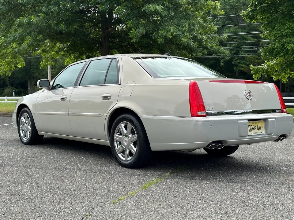 2007 Cadillac DTS - Image 12 of 31