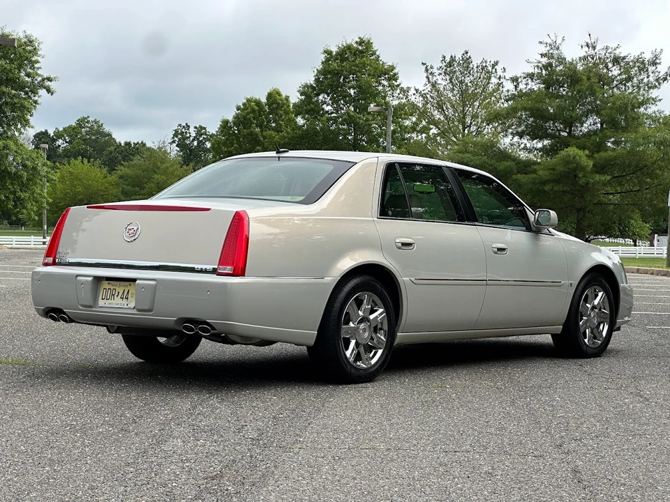 2007 Cadillac DTS - Image 21 of 31