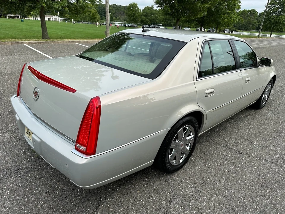 2007 Cadillac DTS - Image 19 of 31
