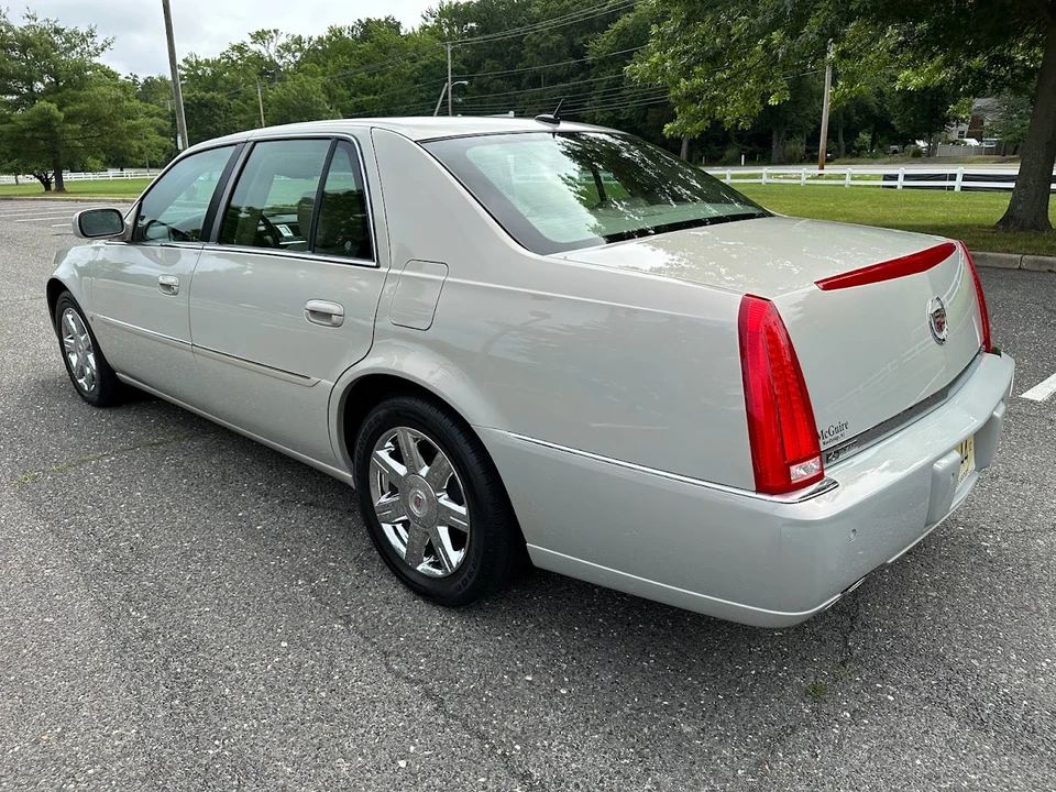 2007 Cadillac DTS - Image 15 of 31