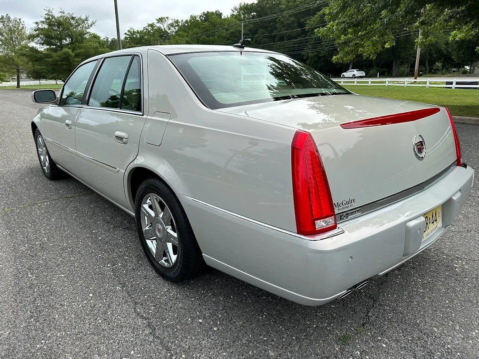 2007 Cadillac DTS - Image 16 of 31