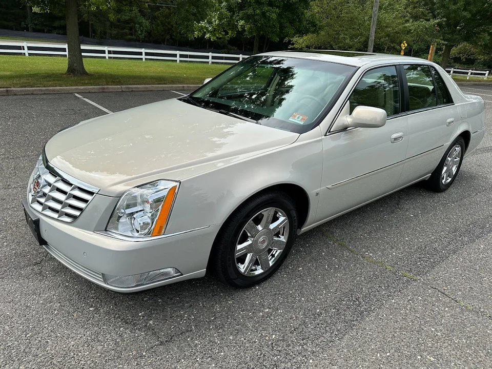 2007 Cadillac DTS - Image 7 of 31
