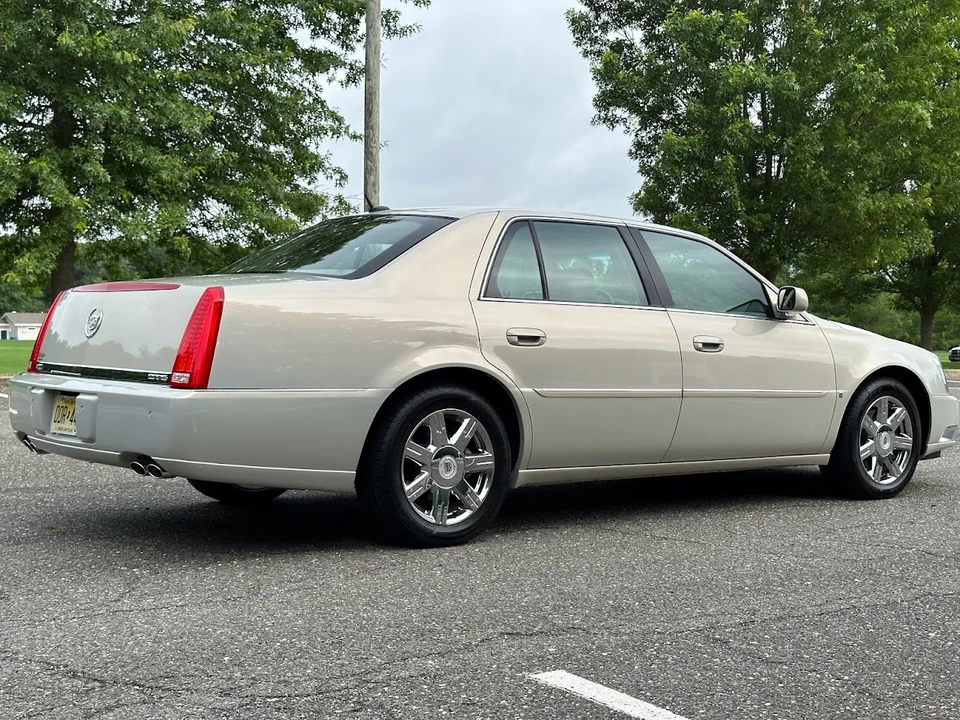 2007 Cadillac DTS - Image 22 of 31