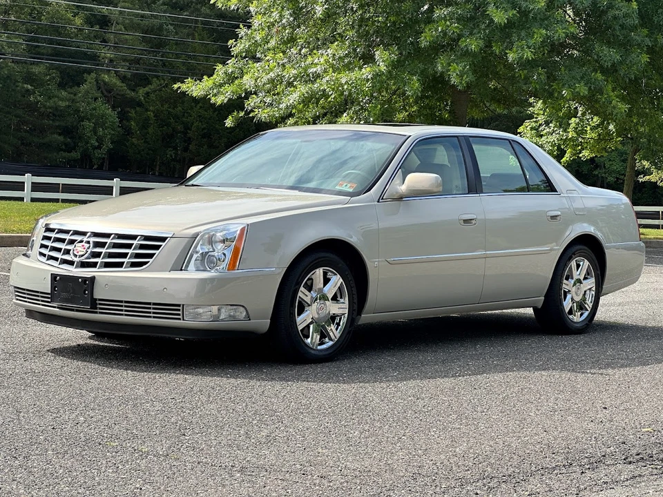 2007 Cadillac DTS - Image 3 of 31