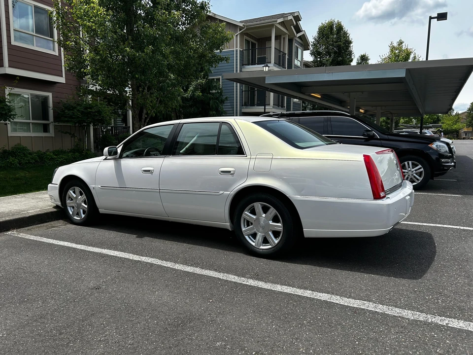 2007 Cadillac DTS - Image 9 of 31