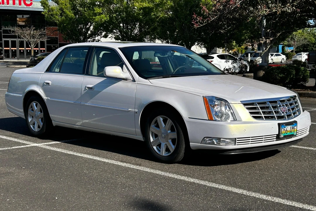 2007 Cadillac DTS - Image 3 of 31