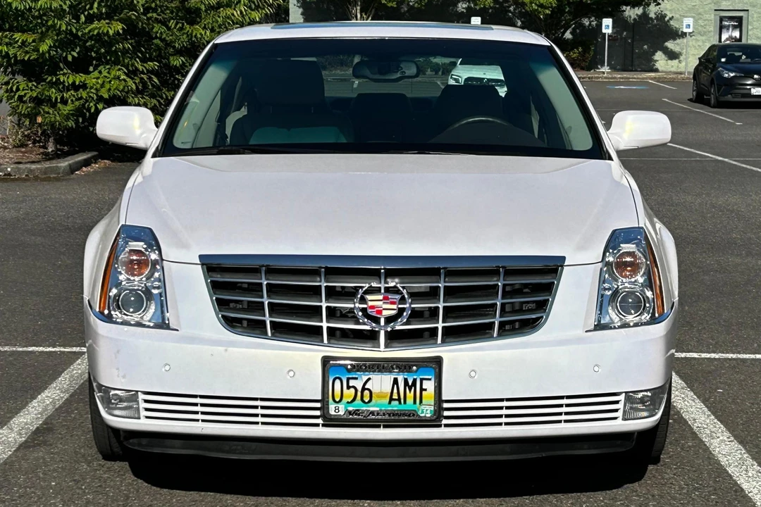 2007 Cadillac DTS - Image 2 of 31