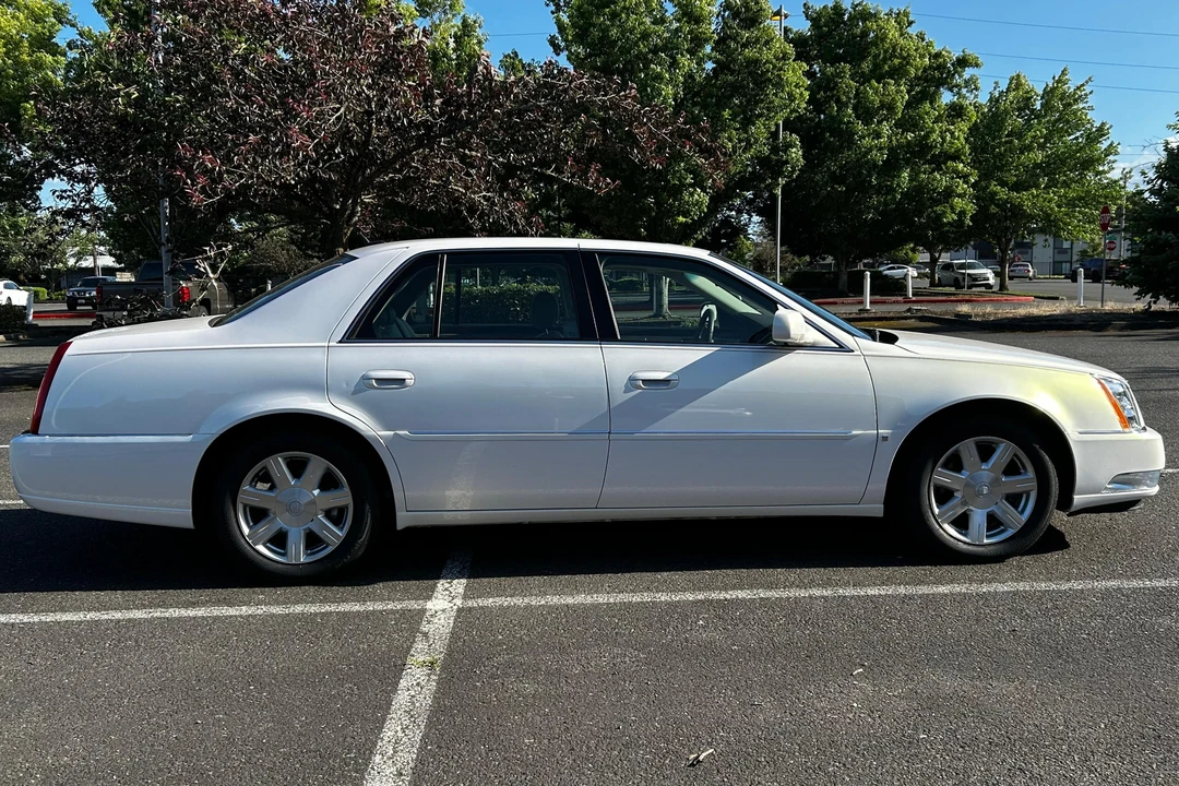 2007 Cadillac DTS - Image 11 of 31